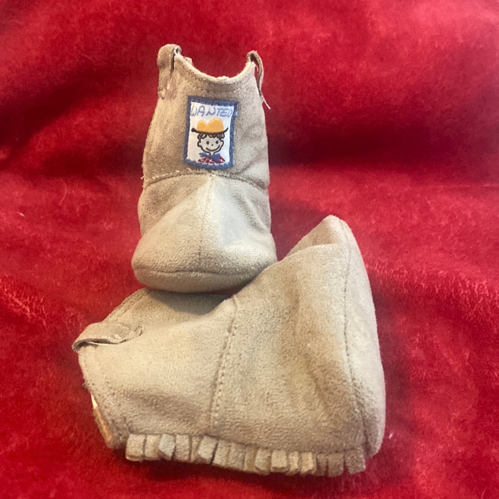 Baby shoes. Little cowboy/cowgirl boots. Size 3 months. Like new. Never worn.